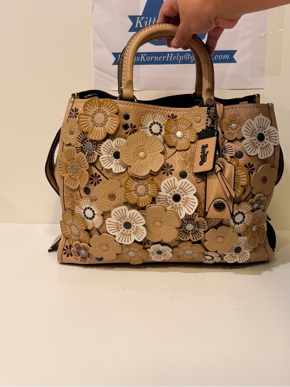 NWT Rare Coach Leather 1941 Tea Rose Rogue Handbag with Floral Appliqués - Picture 2 of 11